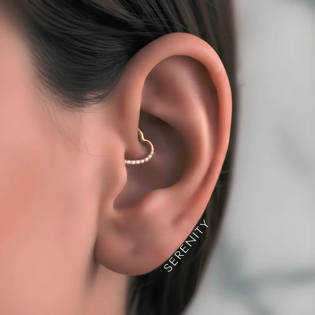 Piercing na região Daith da orelha