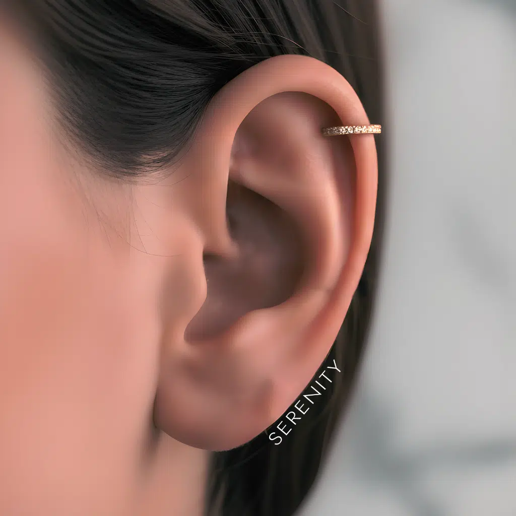 Piercing na região Hélix da orelha
