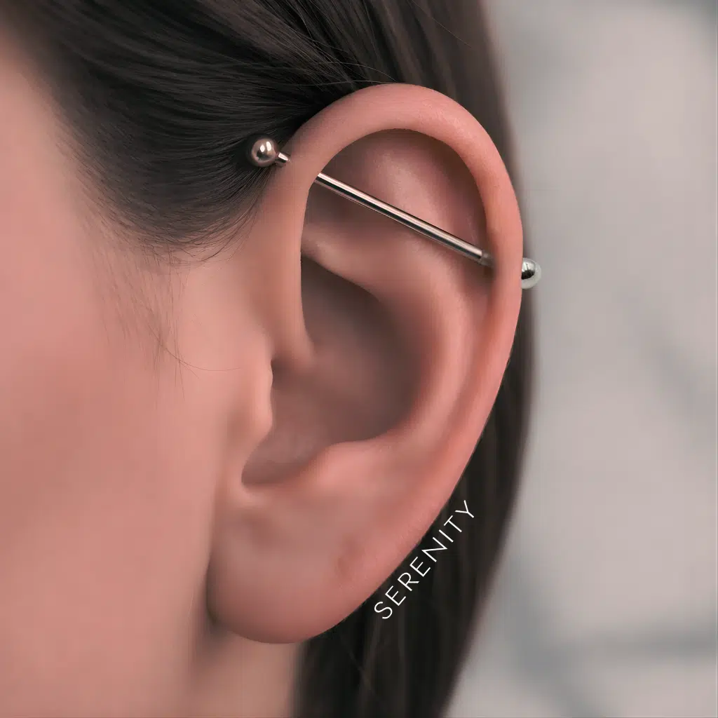 Piercing na região Transversal da orelha
