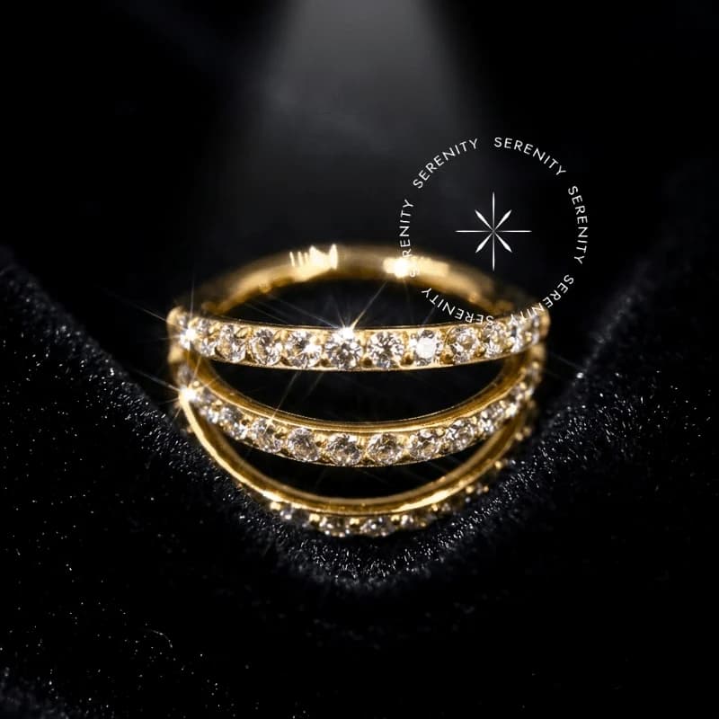 TN1126 - Argola Triplo Fio Cravejado - Titânio Revestido de Ouro 18k — foto 1