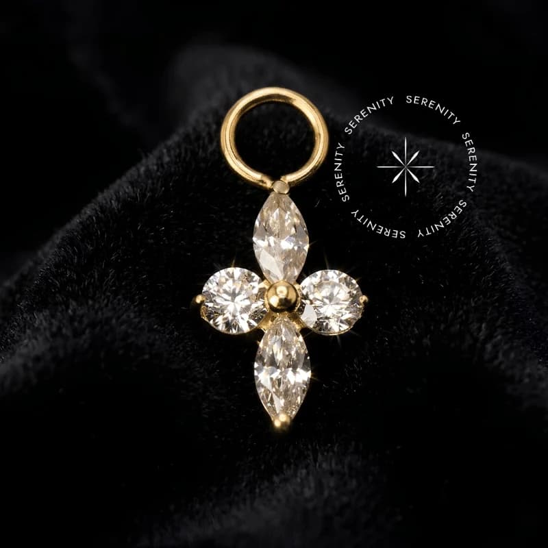 TN1691 - Pingente Trevo Zircônia Premium - Titânio Revestido de Ouro 18k — foto 1