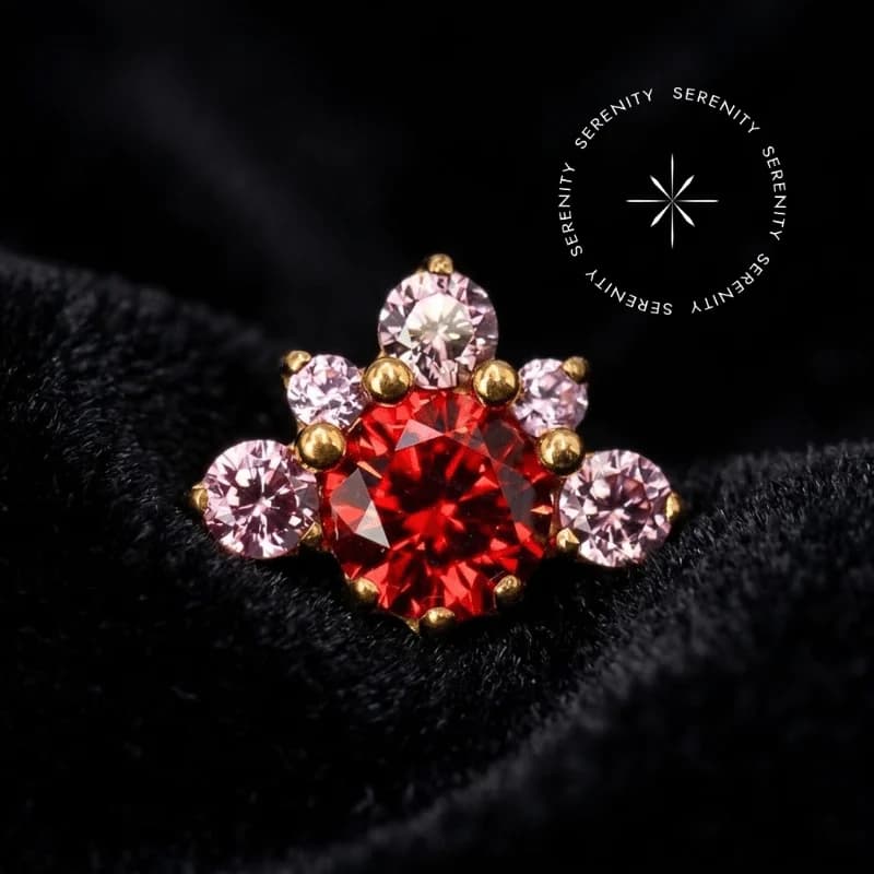 TN1733 - Topo Meia Flor Cravejado - Titânio Revestido de Ouro 18k — foto 1