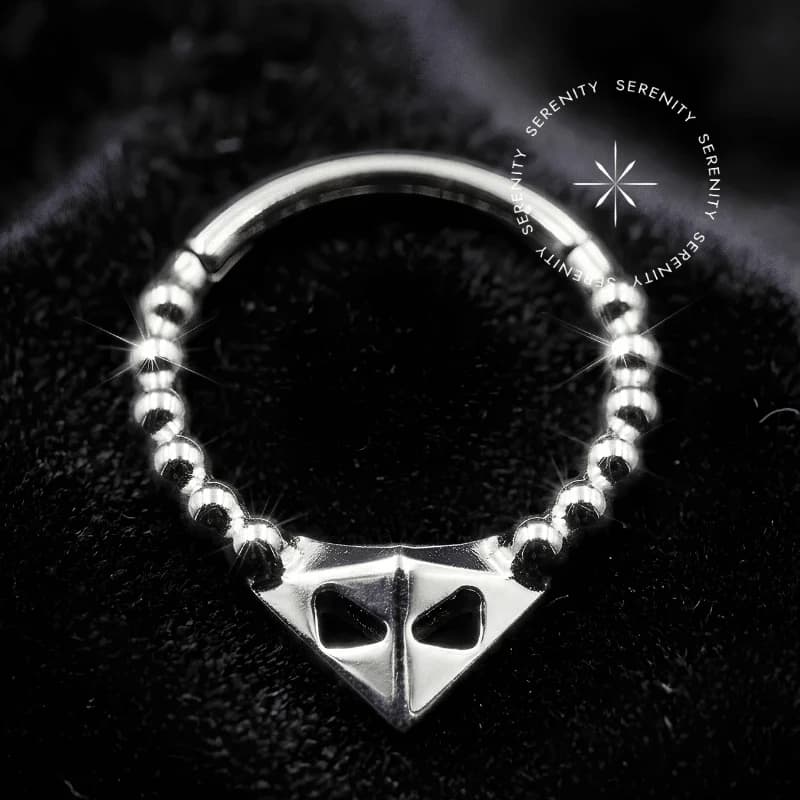 TN619 - Argola Frontal Triangular - Titânio Grau Implante (ASTM F136) — foto 1