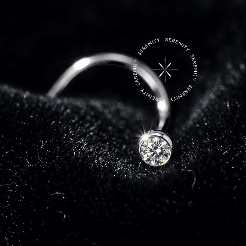 OR87 - Piercing Aba Nasal Nostril com Zircônia Premium - Ouro Branco 18K Maciço — foto 1