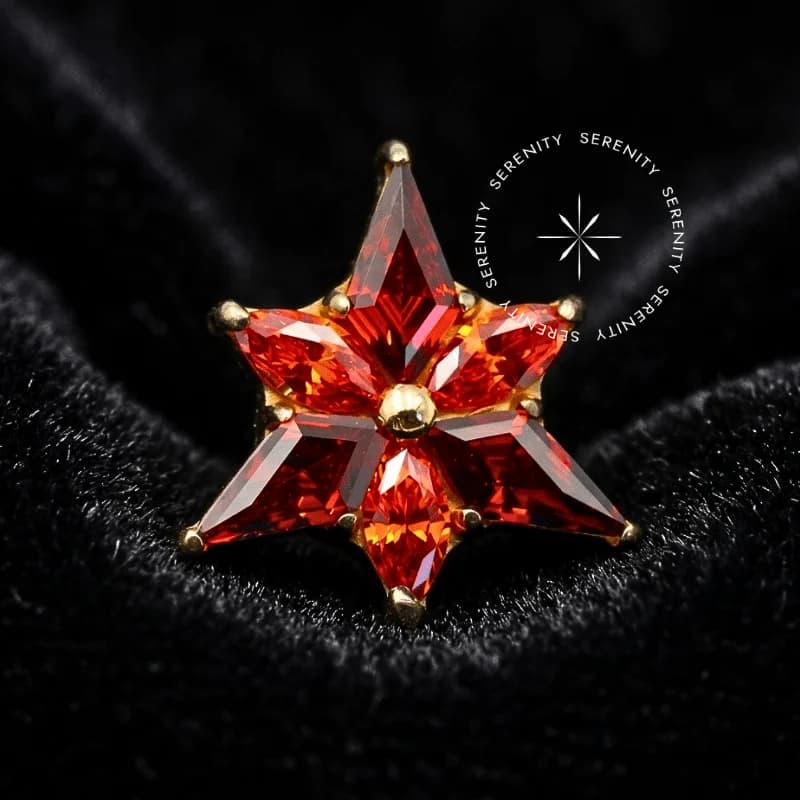 TN748 - Topo Triangular Zircônia - Titânio Revestido de Ouro 18k — foto 1
