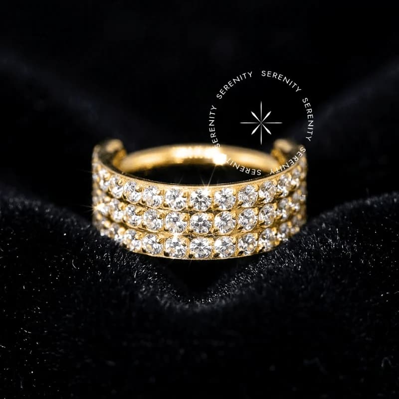 TN1846 - Argola Tripla Cravejada Luxo - Titânio Revestido de Ouro 18k — foto 1