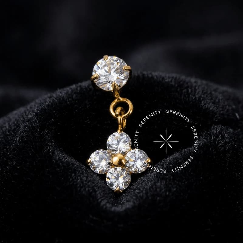 TN2136 - Topo Pingente Trevo Push Pin - Titânio Revestido de Ouro 18k — foto 1