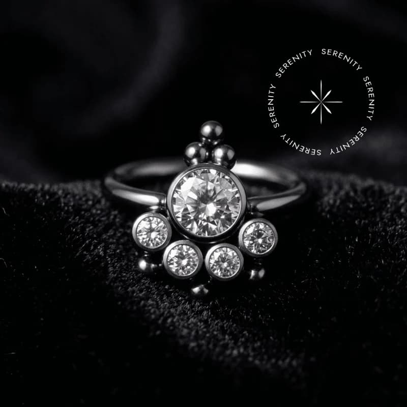 TN289 - Argola Captive Mandala Frontal com Zircônias - Titânio Grau Implante (ASTM F136) — foto 1