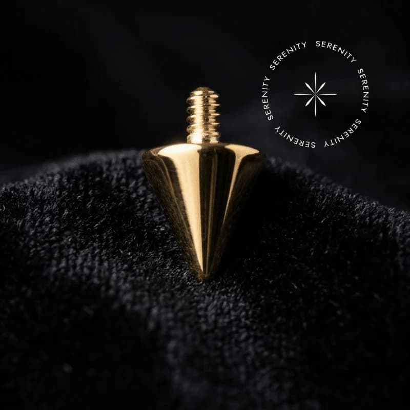TN1671 - Topo Spike Cônico - Titânio Revestido de Ouro 18k — foto 1