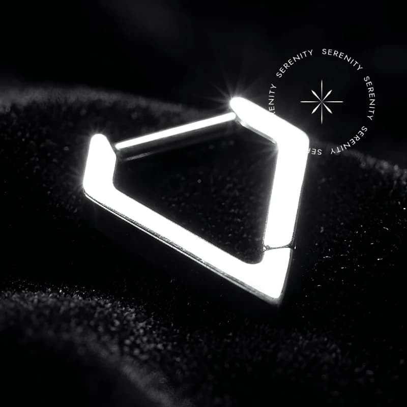 TN1093 - Argola Triangular - Titânio Grau Implante (ASTM F136) — foto 1