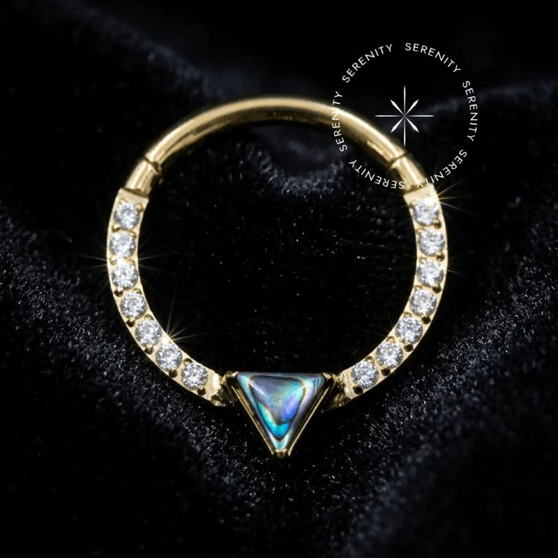 TN723 - Argola Frontal Triângulo Abalone - Titânio Revestido de Ouro 18k — foto 1