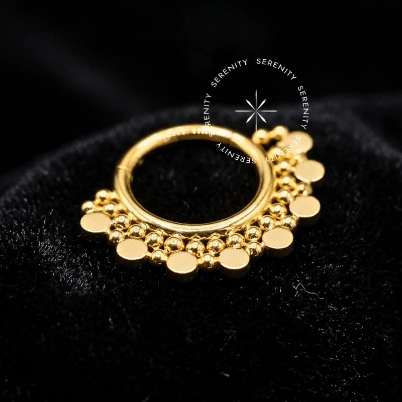TN661 - Argola Frontal Indiana Esferas - Titânio Revestido de Ouro 18k — foto 1