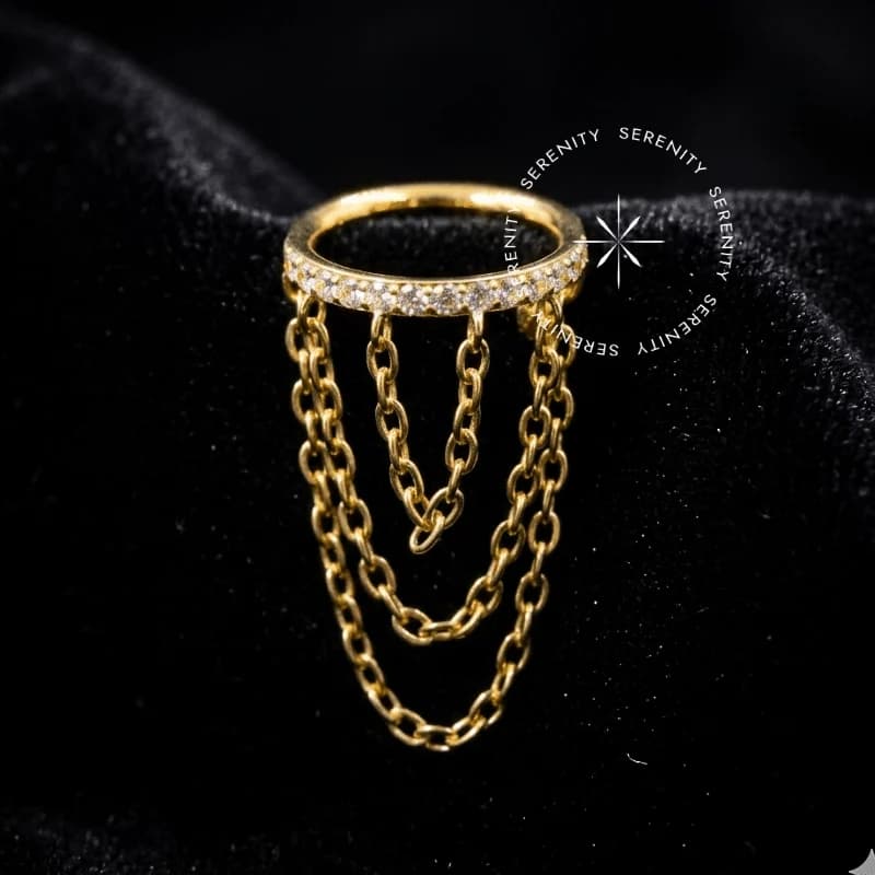 TN1128 - Argola Cravejada com Correntes - Titânio Revestido de Ouro 18k — foto 1