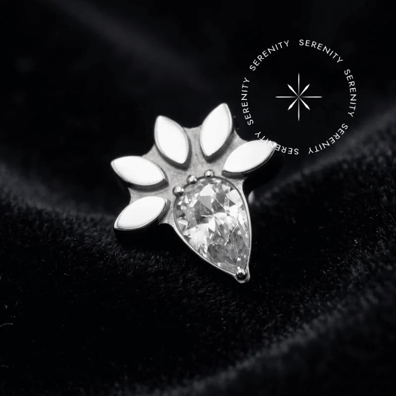 TN514 - Topo Gota Cravejado com Folhas - Titânio Grau Implante (ASTM F136) — foto 1