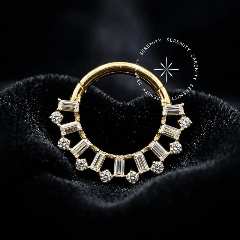 TN1099 - Argola Frontal Coroa Baguetes - Titânio Revestido de Ouro 18k — foto 1