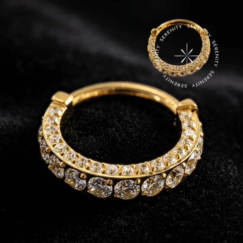 PVD 381 - Argola Clicker Cravejada 3 Lados - Titânio Revestido de Ouro 18k — foto 1