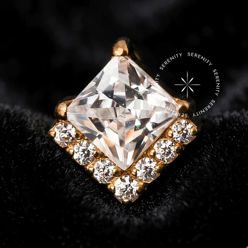 TN1893 - Topo 8 Zircônias - Titânio Revestido de Ouro 18k — foto 1