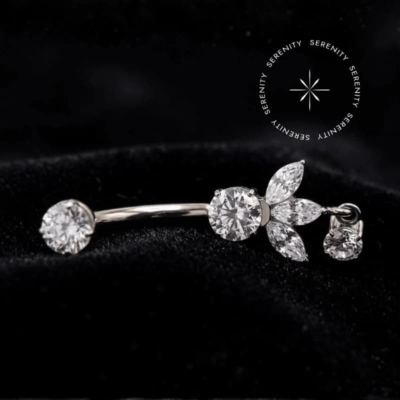 TN1330 - Piercing Umbigo Pétalas com Pingente - Titânio Grau Implante (ASTM F136) — foto 1