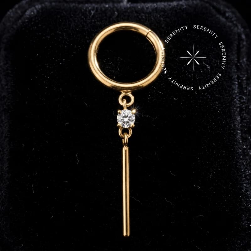 TN2283 - ARGOLA CLICKER COM PINGENTE BARRA - TITÂNIO REVESTIDO DE OURO 18K — foto 1