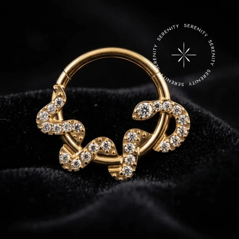 Tn 632 - Argola Clicker Frontal Serpente Cravejada - Titânio Revestido de Ouro 18k — foto 1