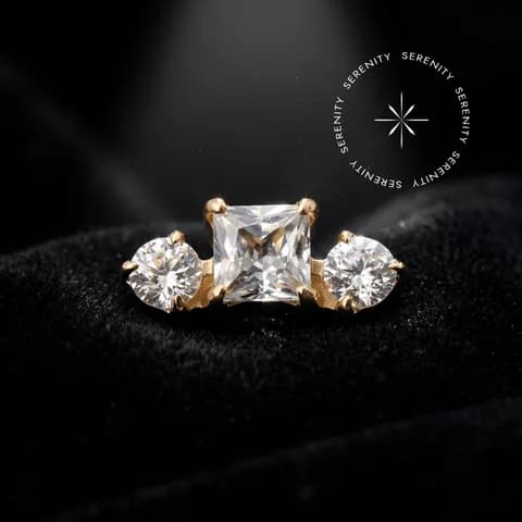 TN2343 - Topo Mini Cluster 1 CZ Quadrada - Titânio Revestido de Ouro 18k