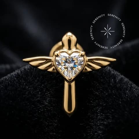 PVD 1508 - Topo Cruz Alada Coração Cravejada - Titânio Revestido de Ouro 18k