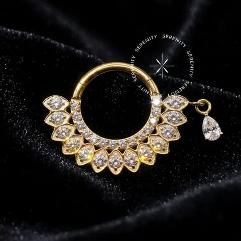 TN1178 - Argola Frontal Duplo Cravejado com Pingente - Titânio Revestido de Ouro 18k