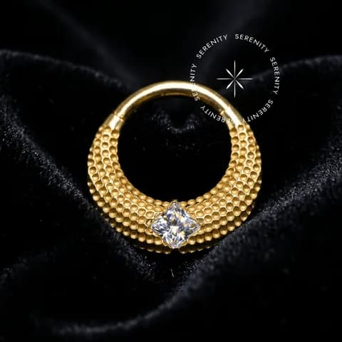 TN1245 - Argola Texturizada - Titânio Revestido de Ouro 18k
