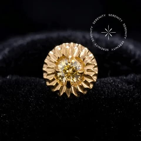 TN2245 - Topo Girassol CZ - Titânio Revestido de Ouro 18k