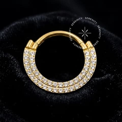 TN1081 - Argola Frontal Cravejada Dupla - Titânio Revestido de Ouro 18k