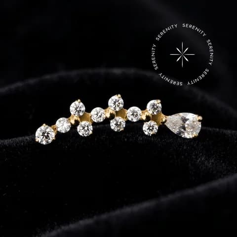 TN2261 - Topo Cluster 3 Trinitys e CZ Gota - Titânio Revestido de Ouro 18K
