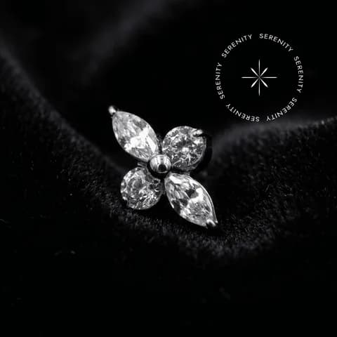 TN811 Piercing Topo Flor Zircônia 2 Pétalas Navete Titânio ASTM F136