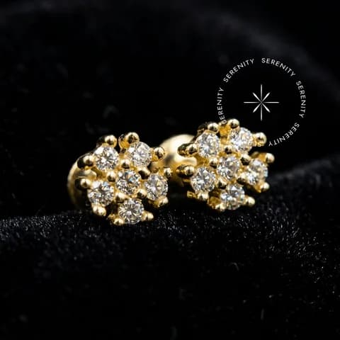 OR53 - Brinco Flor de Lótus Cravejado Tarracha Baby - Ouro 18K Maciço