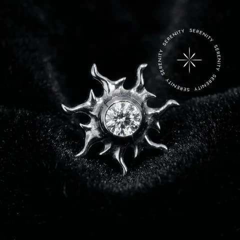 TN2016 - Topo Sol Estilizado - Titânio Revestido de Ouro 18k