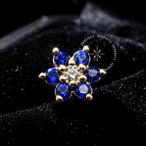 OR17 - Topo Flor 6 Pétalas Cravejada - Ouro 18K Maciço