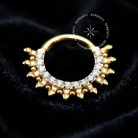 TN1361 - Argola Frontal Espinhos - Titânio Revestido de Ouro 18k
