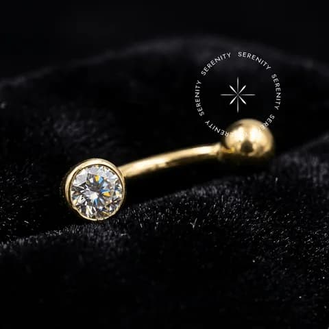 OR33 - Piercing Banana Bell Zircônia Flat - Ouro 18K Maciço