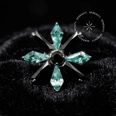 TN1765 - Topo Big Flor Cravejado Black Light Green - Titânio Grau Implante (ASTM F136)