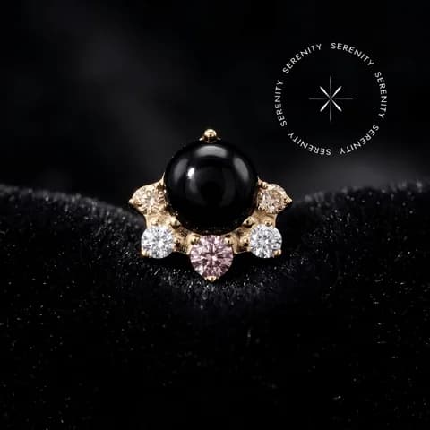 TN1233 - Topo Ônix com Halo Cravejado - Titânio Revestido de Ouro 18k