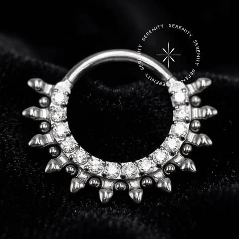 TN1360 - Argola Frontal Cravejada com Espinhos - Titânio Grau Implante (ASTM F136)