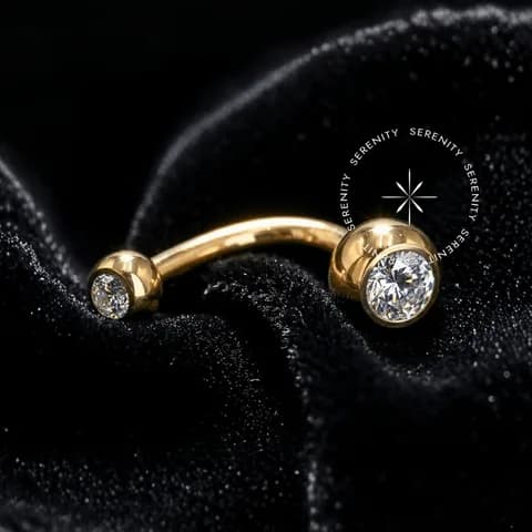 TN1201 - Piercing Umbigo J-Bar Zircônia - Titânio Revestido de Ouro 18k