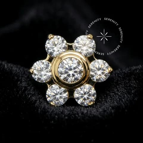 TN2078 - Topo Margarida Luxo - Titânio Revestido de Ouro 18k