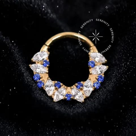 TN1387 - Argola Frontal Coroa Safira - Titânio Revestido de Ouro 18k