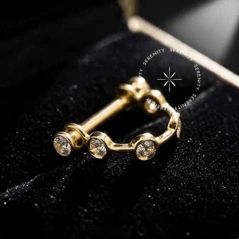 OR14 - Argola Haste Microbell 5 Pedras - Ouro 18K Maciço