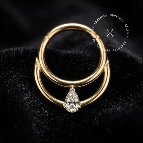 Tn 454 - Argola Clicker Dupla Cravejada Gota - Titânio Revestido de Ouro 18k