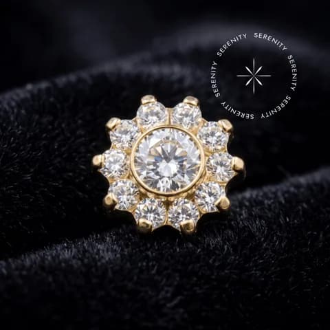 TN292 - Topo Mini Flor 10 Pétalas Cravejado - Titânio Revestido de Ouro 18k