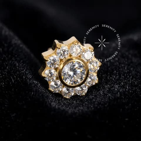 TN1983 - Topo Flor 10 Pétalas Push Pin - Titânio Revestido de Ouro 18k