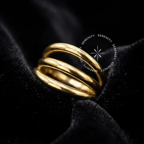 TN1499 - Argola Frontal Tripla Triple Line Lisa - Titânio Revestido de Ouro 18k