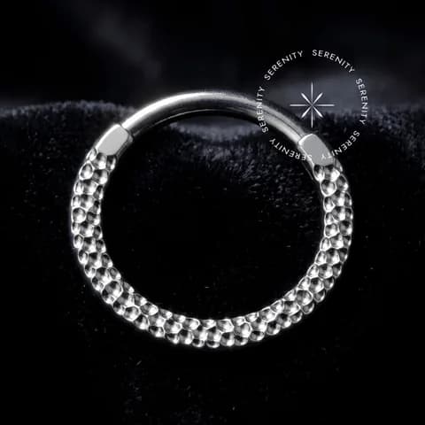 TN1087 - Argola Segmento Martelado Frontal - Titânio Grau Implante (ASTM F136)
