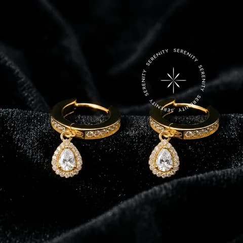 TN1950 - Brinco de Argola Pingente Gota Cravejado (Par) - Titânio Revestido de Ouro 18k